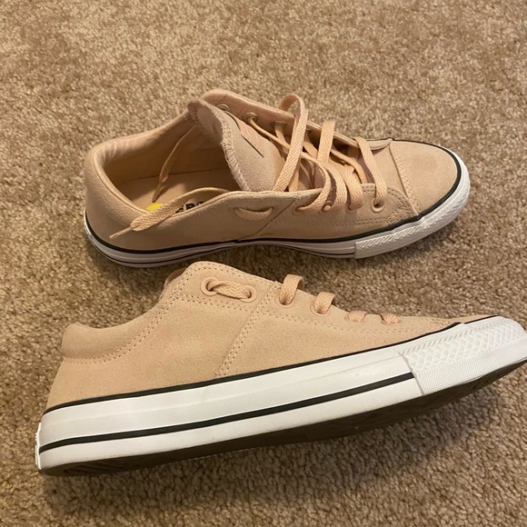 Converse Shoes - BNNW SUEDE CHUCK TAYLORS